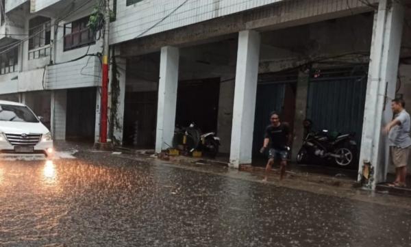 Isu Hujan Mikroplastik Meningkat, Warga Surabaya Harus Waspada, Kesehatan Bisa Turun!