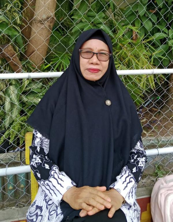 Empat Dekade Mengajar, Kisah Inspiratif Ibu Rosanti di Hari Guru Nasional