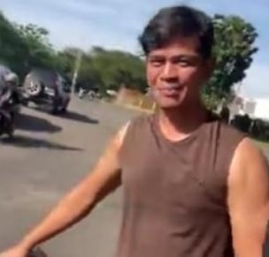 Viral: Surya Insomnia Perbaiki Jalan Rusak, Pemkot Tangsel Kemana?