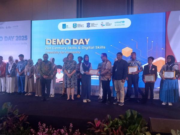 Pelajar Perempuan Jawa Timur Dominasi Program Penguatan STEM dan Keterampilan Digital