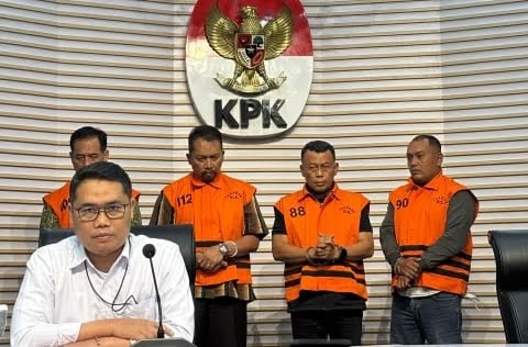 KPK Geledah Kantor Rekanan Proyek Monumen Reog di Surabaya Terkait Kasus Sugiri