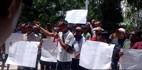 Ratusan Warga Karera Geruduk BPN dan DPRD Sumba Timur, Desak Pertahankan Hasil PRONA 2015