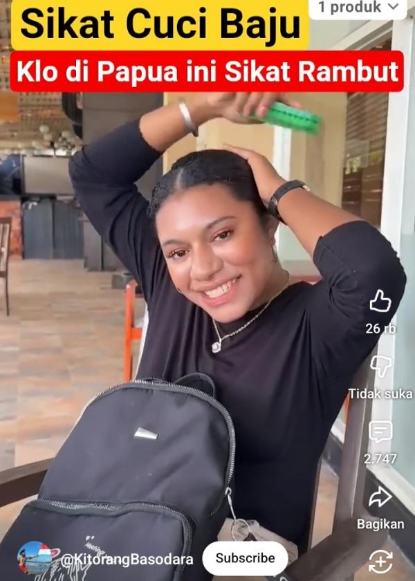Sisir Rambut Pakai Sikat Pakaian, Perempuan Paras Cantik Papua Mendadak Viral
