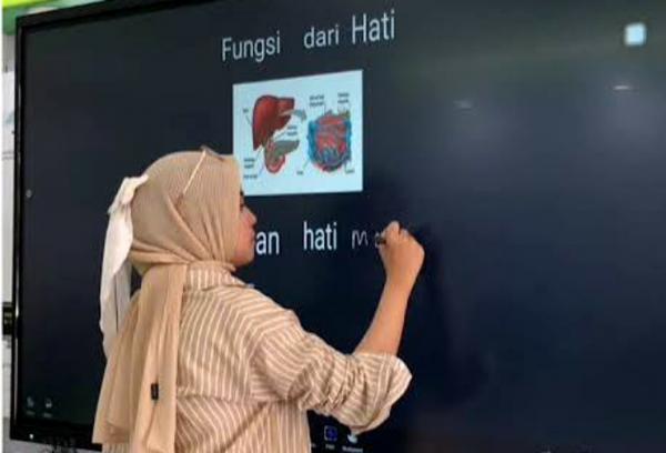 Era Kolaborasi Digital: Smart Board Hadirkan Pengalaman Rapat Virtual Tanpa Batas