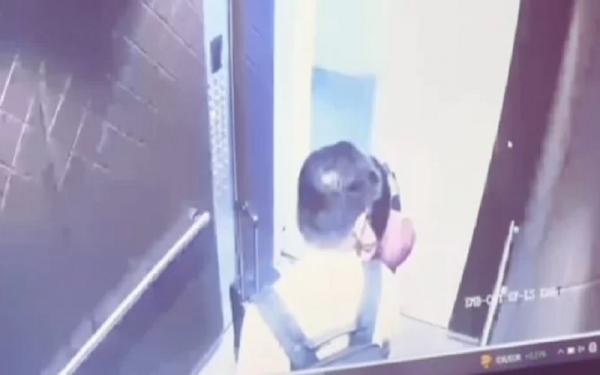 Video Direktur Maskapai dan Pramugari Mesum di Dalam Lift Viral, Dibongkar oleh Istri Sah!