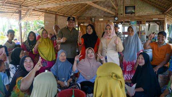 Tinjau Banjir Hamparan Perak, Bupati Deli Serdang Pastikan Bantuan Logistik Tepat Sasaran