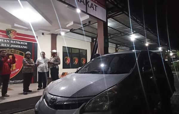 Mencurigakan! Mobil Silver Dikejar Polisi Jombang Hingga Tersesat di Perkampungan, Ternyata.....