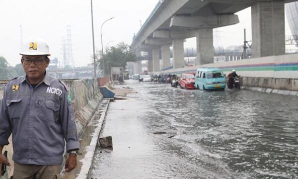 Banjir Rob Masih Genangi 5 RT di Jakarta Utara, Ketinggian hingga Sepinggang Orang Dewasa