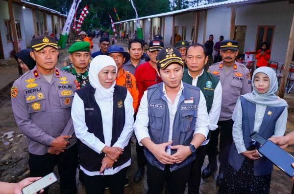 Gubernur Khofifah Resmikan Huntara untuk Korban Tanah Gerak di Trenggalek