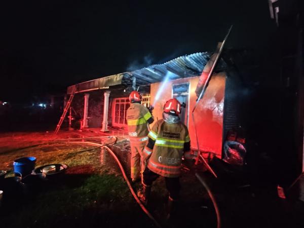 Kebakaran Menimpa Rumah Warga di kepohbaru Bojonegoro, Ini Penyebabnya