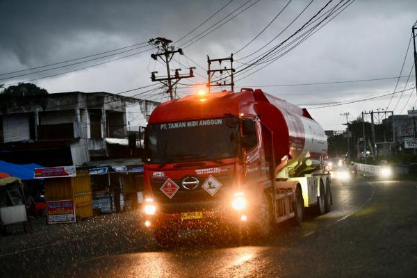 Misi Tembus Isolasi Bireuen: Lewati Lumpur dan Jembatan Rusak, BBM Berhasil Disalurkan ke Aceh