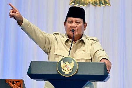 Tegas, Prabowo Instruksikan Mendagri Copot Bupati Aceh Selatan yang Umrah saat Bencana