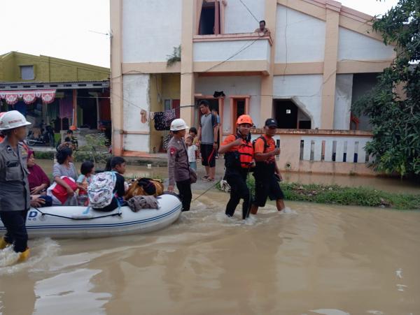 Karawang Dikepung Banjir, Hampir 4.000 Warga Terdampak