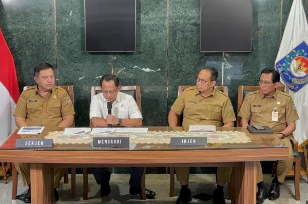 BREAKING NEWS Bupati Aceh Selatan Mirwan MS Dicopot Sementara 3 Bulan, Wabup Jadi Plt