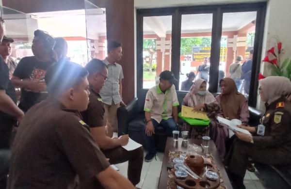 Demo Antikorupsi di Jombang, Massa Laporkan tiga Kasus Dugaan Korupsi ke Kejaksaan