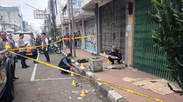 Pria Tanpa Identitas Ditemukan Tewas Bersimbah Darah di Trotoar Jalan Ottista Bandung