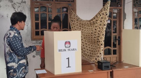 Pilwu di Santing Indramayu Terapkan E-Voting, Warga Mengeluh Sulit Akses bagi Pemilih Sakit