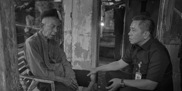 Peduli Warga Lansia, Bupati Aep Bakal Bedah Rumah Abah Rojak