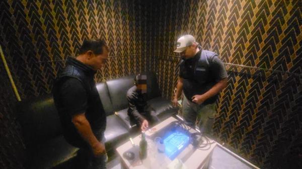 Antisipasi Peredaran Narkoba, Polisi dan TNI Razia Kafe serta Tempat Karaoke di Sidoarjo