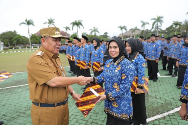 Gubernur Hidayat Arsani Resmi Serahkan 2.869 SK PPPK Paruh Waktu di Babel Tahun 2025