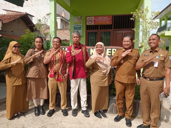 Pejabat Pidsus Kejaksaan Agung RI Kunjungi SDN 1 Pringsewu, Sekolah Masa Kecilnya