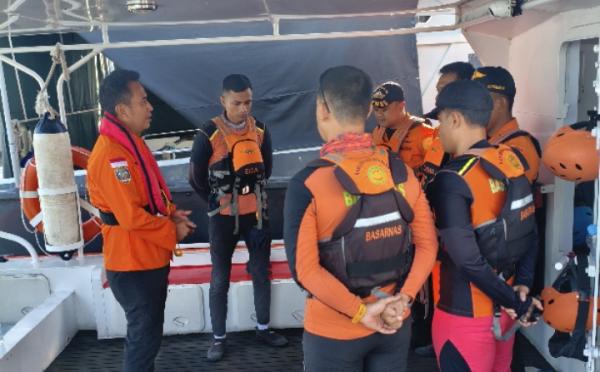 Kapal Nelayan Tenggelam di Perairan Indramayu, Tim SAR Cari 5 ABK Hilang