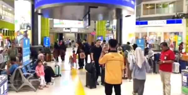 Jelang Libur Nataru, Stasiun Gambir Dipadati Lebih dari 11 Ribu Penumpang