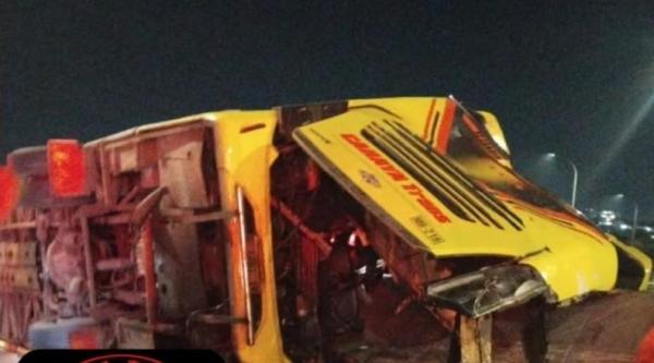 Kecelakaan Bus dari Jatiasih Bekasi Terguling di Tol Semarang, 15 Tewas dan 19 Luka