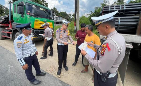 Bandel, Petugas Tindak Tegas Kendaraan Angkutan Barang Sumbu 3 di Inhu 
