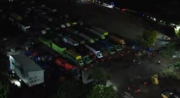 Pelabuhan Ciwandan Ramai Truk Usai Natal, Armada Kapal Masih Minim