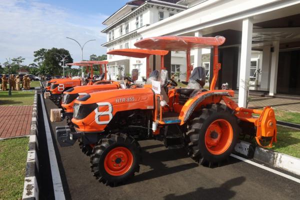 Kementan RI Kembali Gelontorkan Bantuan Alsintan untuk Kuningan