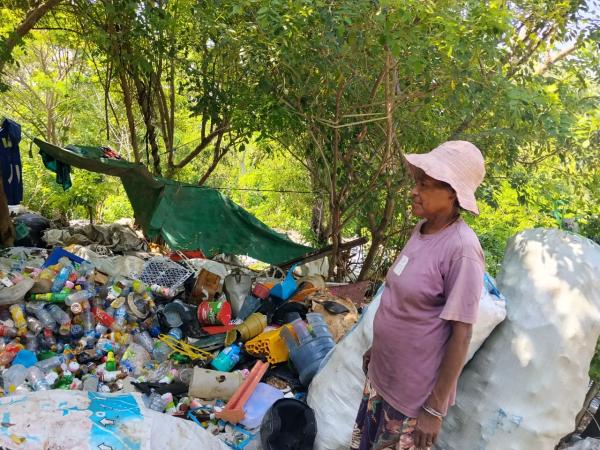 TPA Resmi Keneb Tak Difungsikan, Petugas DLH TTU Justru Buang Sampah di Lokasi Ilegal