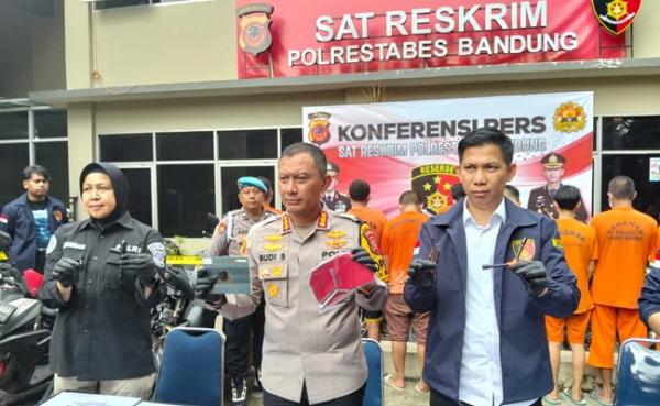 Polrestabes Bandung Gulung 12 Pelaku Curanmor, 1 Tersangka Ditangkap saat Hendak Nikah