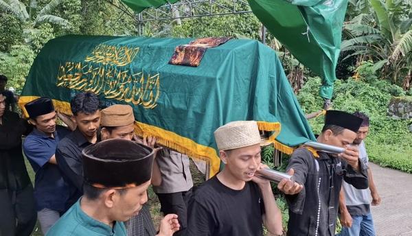 Isak Tangis Warnai Pemakaman Ibu Rumah Tangga Korban Pembunuhan