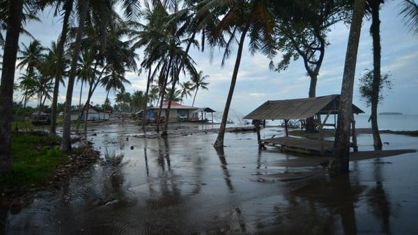 BMKG Peringatkan Banjir Rob Ancam Pesisir Sumbar Awal Januari 2026
