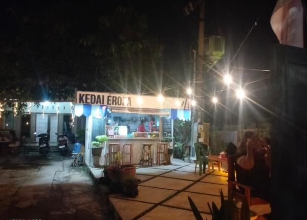 Dari Isu Perang Dunia ke Tongkrongan Desa: Cerita Kedai Eropa di Indramayu