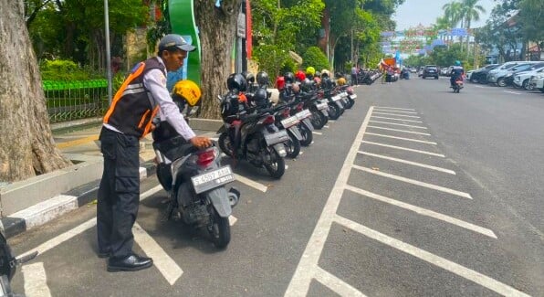 Dishub Tertibkan Parkir di Sekitar Alun-Alun Bojonegoro, Ini Aturan Terbarunya