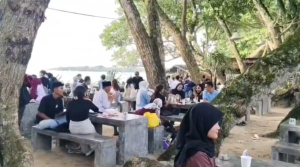 Pantai Carita Pandeglang Kembali Ramai, Wisata Ala Bali Jadi Daya Tarik
