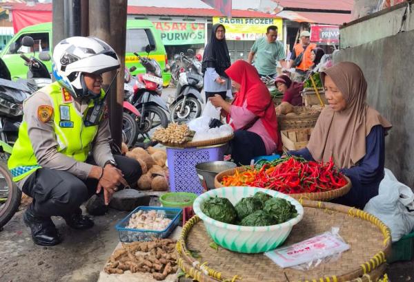 Hari Pertama Siswa Masuk Sekolah, Kapolresta Banyumas Sapa Masyarakat