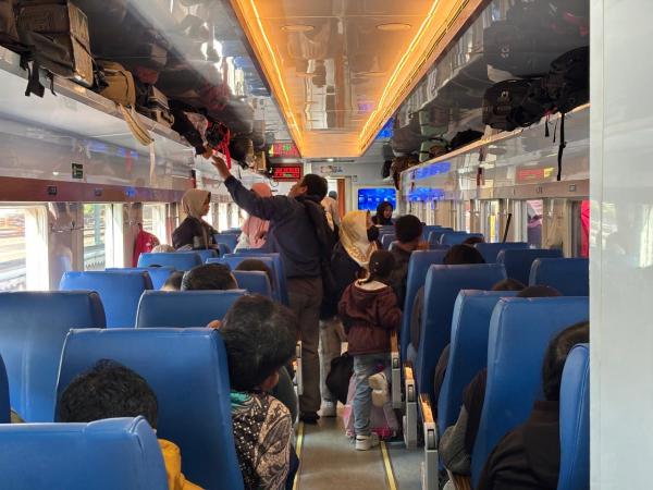 7 Kereta Api Favorit Selama Libur Nataru di Daop 4 Semarang