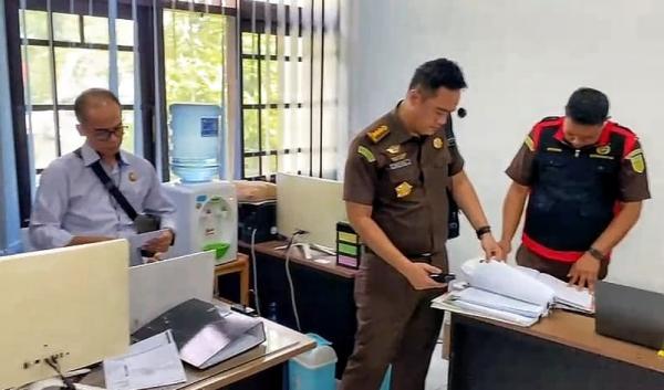 Kejati Kalteng Geledah Kantor DPMPTSP Terkait Dugaan Korupsi Zirkon Rp1,3 Triliun