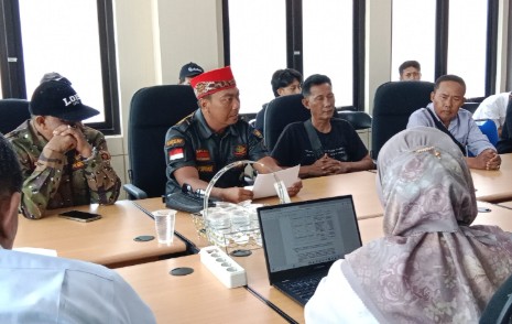 Dugaan Penyimpangan Dana Desa, Warga Kedungdalem dan Desa Lurah Datangi Inspektorat Cirebon