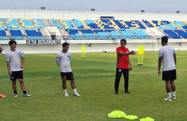 Persela Lamongan Seleksi Bek Tengah Baru, Risna Prahalabenta Kembali Muncul