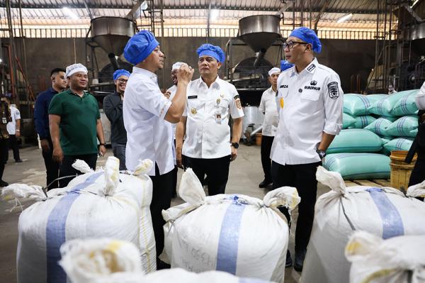 Kisah Sukses Riyanto Pamungkas dan Jihan Nurlela, Transmigran asal Jateng Jadi Kepala Daerah