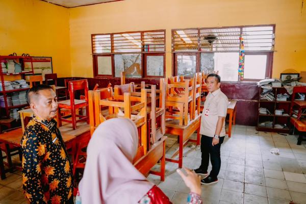 Bukti Peduli Pendidikan, Bupati Karawang Tinjau Langsung Pembangunan SDN Anggadita I dan IV