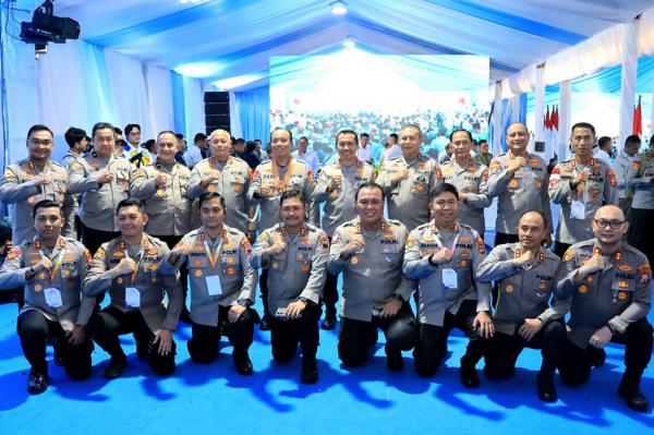 Polda Jateng Panen Penghargaan di Awal 2026, Kapolda dan 3 Kapolres Raih Satyalancana Wira Karya