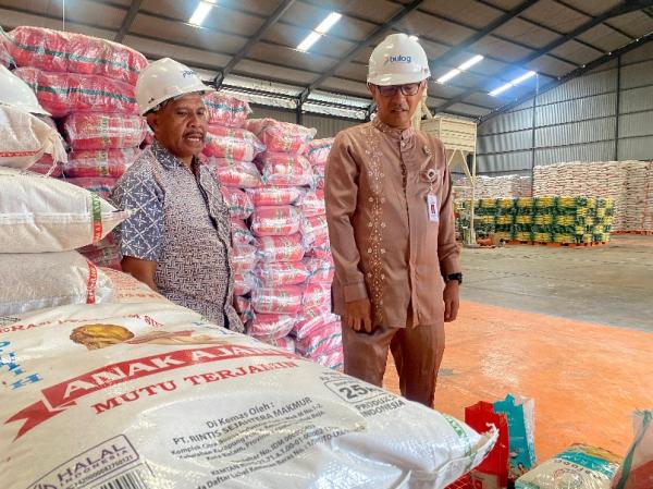 Harga Naik, DPRD Kepri Cek Stok Beras Premium di Gudang Bulog Batam