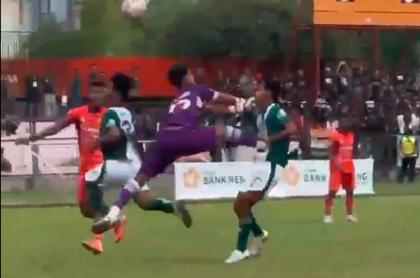 Lakukan Tendangan Horor ke Pemain Persikaba, Kiper PSIR Rembang Dihukum Seumur Hidup