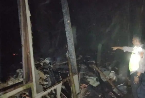 Rumah dan Kandang Ternak Warga Desa Longkeyang Pemalang Ludes Terbakar