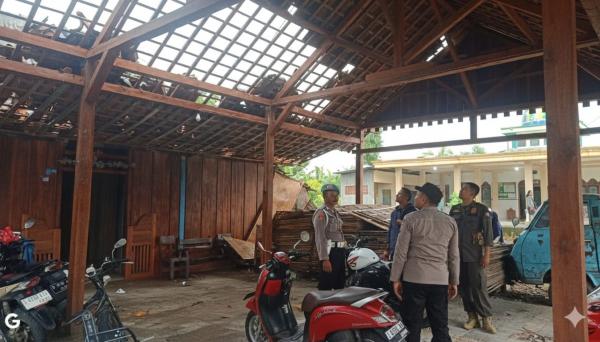 Terjang 2 Desa di Kecamatan Ngambon Bojonegoro, Hujan Angin Kencang Rusak Belasan Rumah